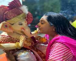 The actress is a religious person and worships Lord Ganesha.